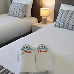 Pearl - In A Luxury Nazaré